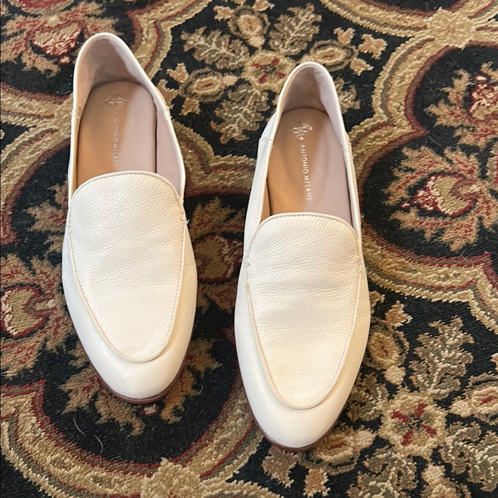 ANTONIO MELANI Cream Flats with Smooth Material and Medium Heel